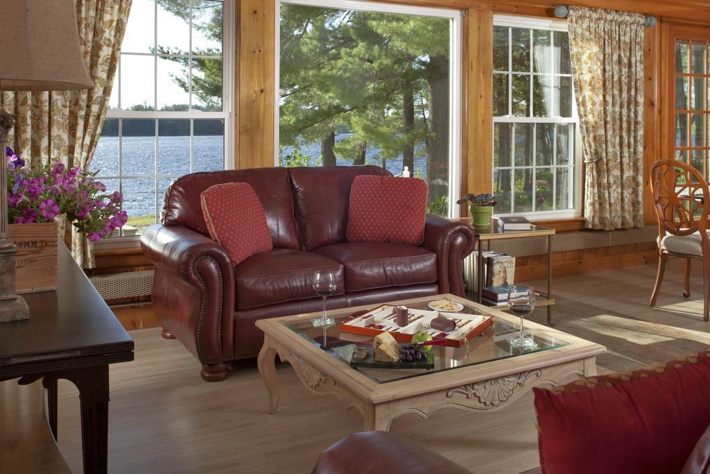 Wolf Cove Inn Poland Exterior foto